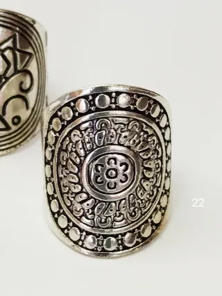 Anillos plateados estilo playa