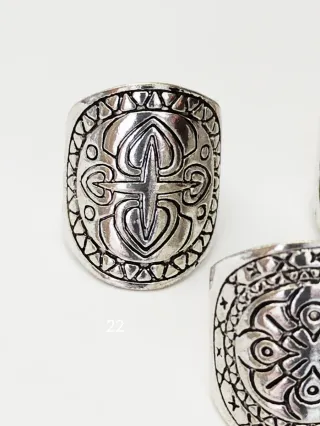 Anillos plateados estilo playa