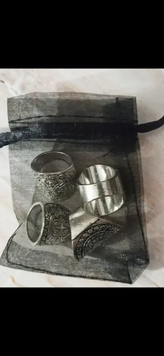 Anillos plateados estilo playa