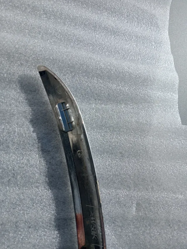 Moldura Izquierda delantera Peugeot 407