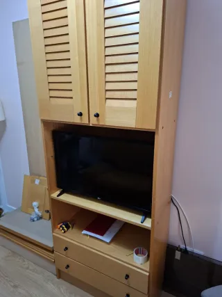 Mueble de salón madera y cristal