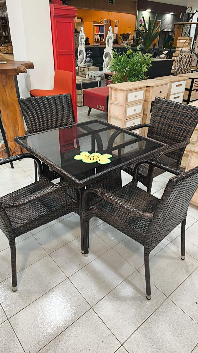Mesa y 4 sillas terraza ratán 99€