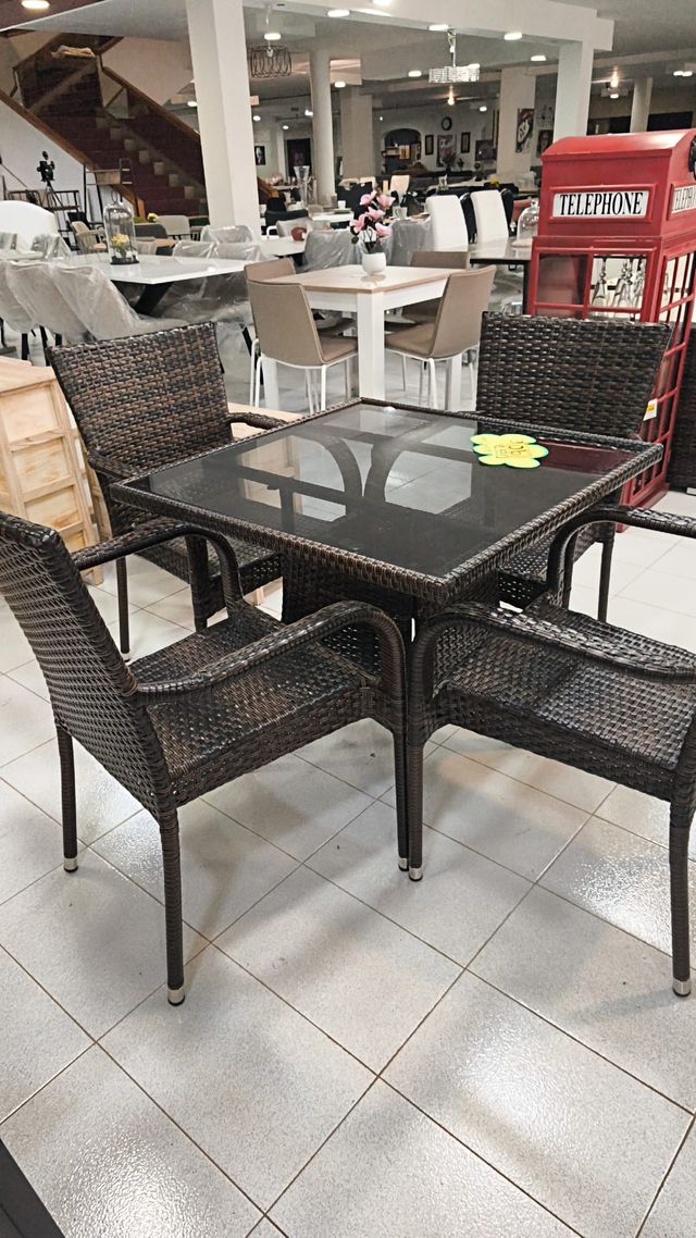 Mesa y 4 sillas terraza ratán 99€