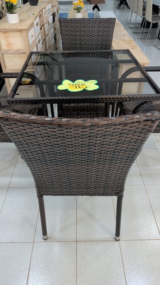 Mesa y 4 sillas terraza ratán 99€