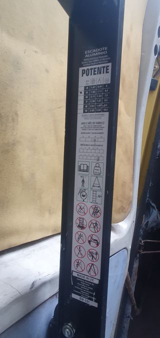 ESCALERA DE TIJERA FUERTES