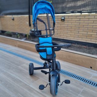 Triciclo de paseo azul