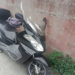 Maxi Scooter Atlantic Negra