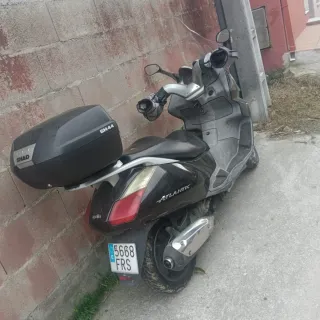 Maxi Scooter Atlantic Negra