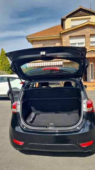 Hyundai ix20 2014, negro, en buen estado