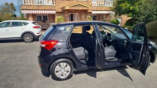 Hyundai ix20 2014, negro, en buen estado