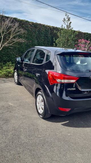 Hyundai ix20 2014, negro, en buen estado