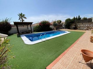 Chalet en venta en Zurgena