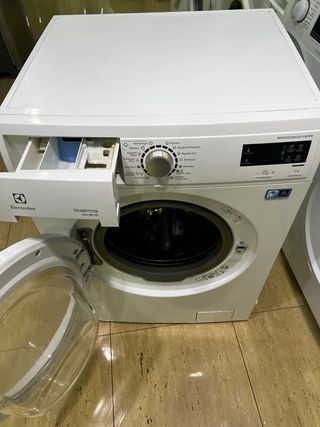 Lavadora Secadora Electrolux Capacidad 7/5 KG