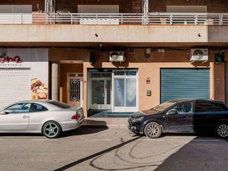 Local comercial en venta en Playa de los Locos en Torrevieja