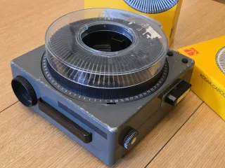 Proyector Diapositivas Kodak Carousel S-AV 2000