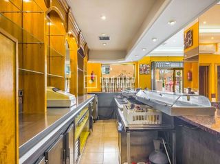 Local comercial en venta en Valderas - Los Castillos en Alcorcón