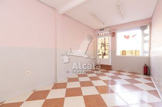 Local comercial en venta en Juan de Austria en Alcalá de Henares