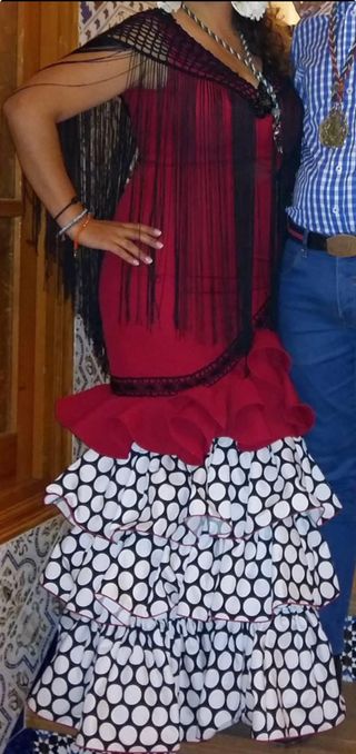 Traje de Flamenca Rojo y Negro
