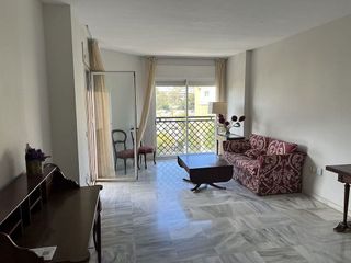 Piso en alquiler en El Mayorazgo - El Limonar en Málaga