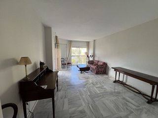 Piso en alquiler en El Mayorazgo - El Limonar en Málaga