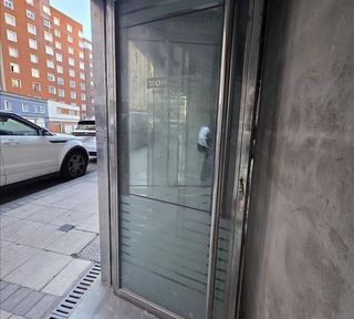 Oficina en venta en Puerto Chico en Santander