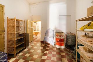 Edificio en venta en Baza