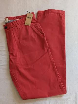 Pantalón chino de vestir a estrenar.