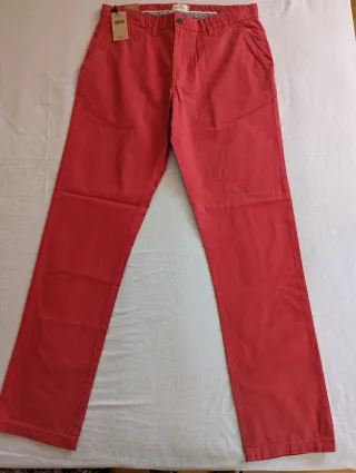 Pantalón chino de vestir a estrenar.