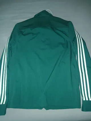 CAZADORAS J&J SOBRE CAMISA ADIDAS PLMAS SALSA