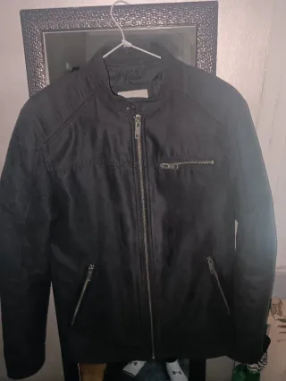 CAZADORAS J&J SOBRE CAMISA ADIDAS PLMAS SALSA