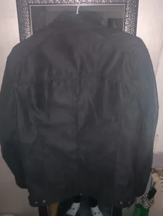 CAZADORAS J&J SOBRE CAMISA ADIDAS PLMAS SALSA