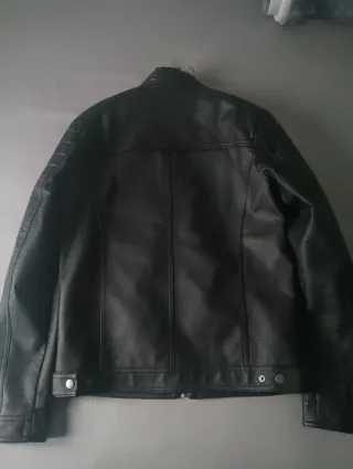 CAZADORAS J&J SOBRE CAMISA ADIDAS PLMAS SALSA