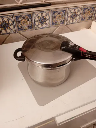 Olla a presión Magefesa