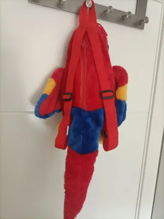 Mochila loro peluche