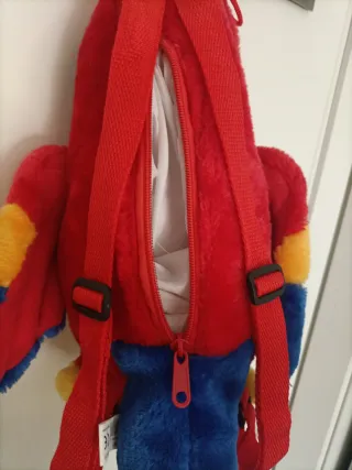 Mochila loro peluche