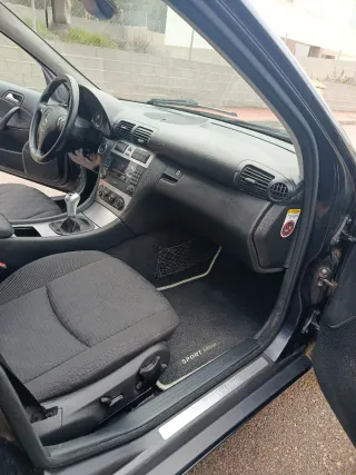 Mercedes-Benz Clase C 2006