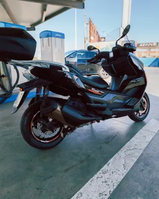 BMW GT 400 Impecable.