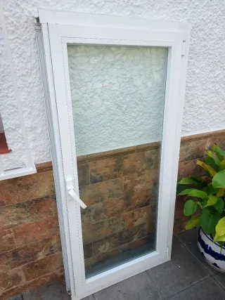 Puerta/Ventana Blanca