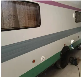 Caravana familiar con avance