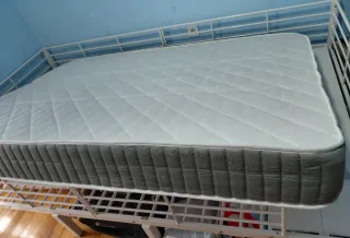 Cama de 140x200cm mas colchon de 140x200cm