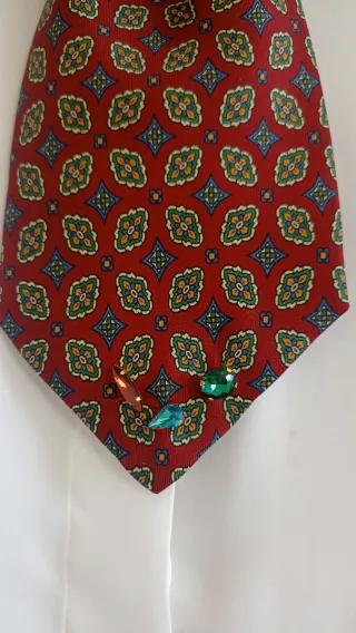 Cravatta gioiello con decorazioni