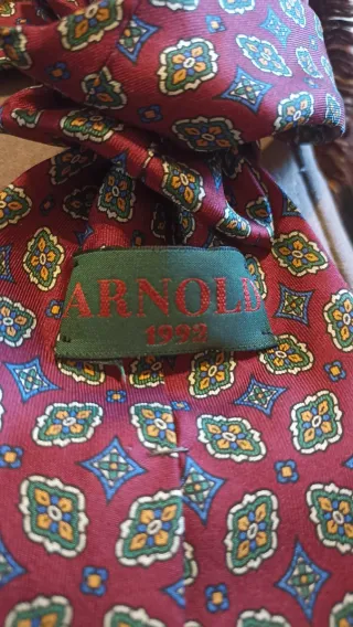 Cravatta gioiello con decorazioni