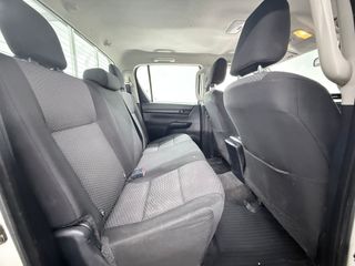 Toyota Hilux 2.4 D-4D Cabina Doble GX