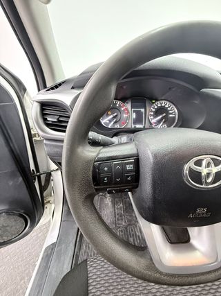 Toyota Hilux 2.4 D-4D Cabina Doble GX