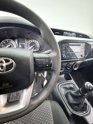 Toyota Hilux 2.4 D-4D Cabina Doble GX