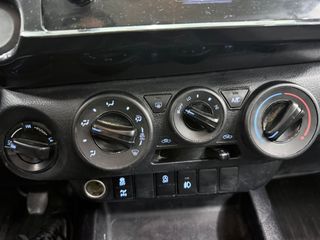 Toyota Hilux 2.4 D-4D Cabina Doble GX