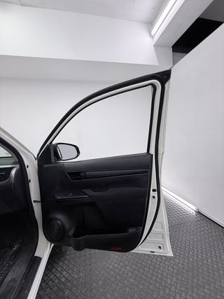 Toyota Hilux 2.4 D-4D Cabina Doble GX