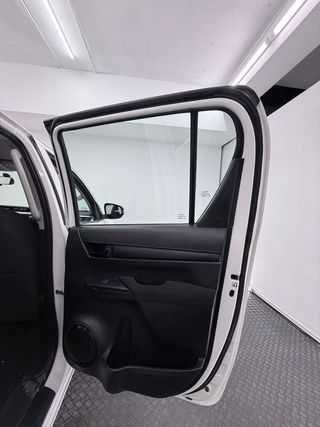 Toyota Hilux 2.4 D-4D Cabina Doble GX
