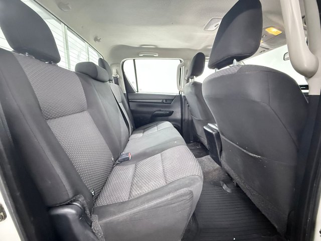 Toyota Hilux 2.4 D-4D Cabina Doble GX