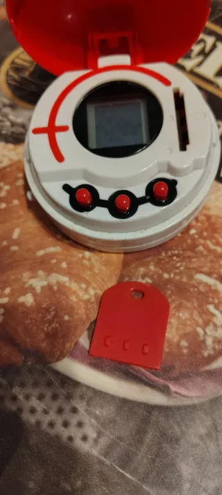 Cyber Pokeball Pokemon Tamagotchi